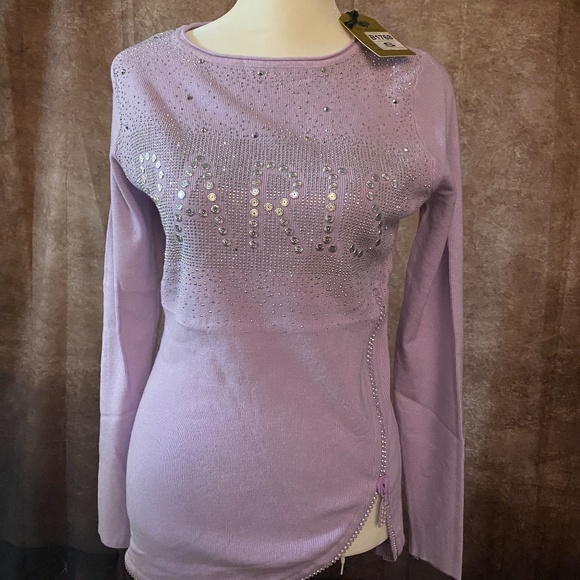 Sweaters - Picture 4 of 9